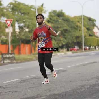 Runner Photo 6032159