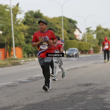 Runner Photo 6032171