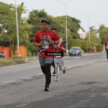 Runner Photo 6032174