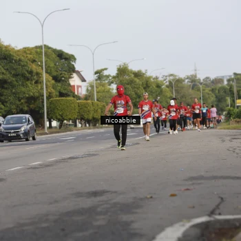 Runner Photo 6032184