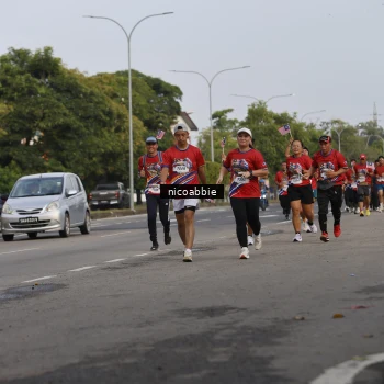 Runner Photo 6032193