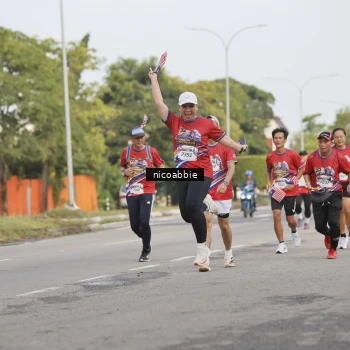 Runner Photo 6032195