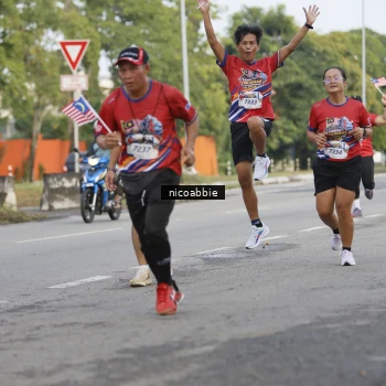 Runner Photo 6032206