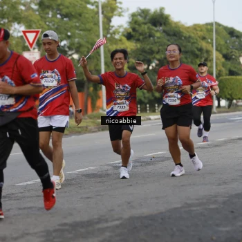 Runner Photo 6032211
