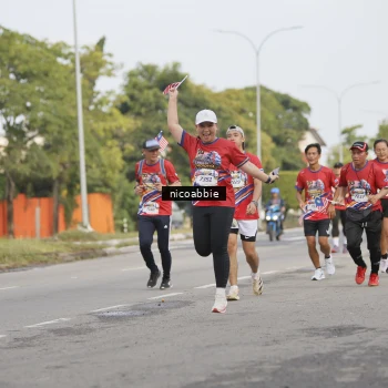 Runner Photo 6032213