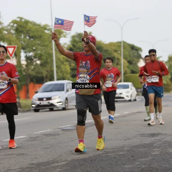 Runner Photo 6032225