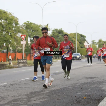 Runner Photo 6032240