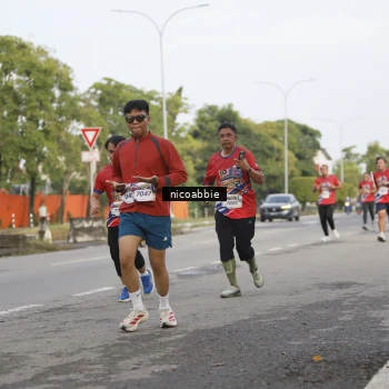 Runner Photo 6032244
