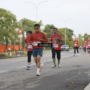 Runner Photo 6032254