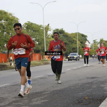 Runner Photo 6032263