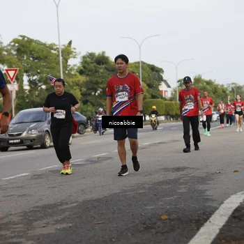 Runner Photo 6032276