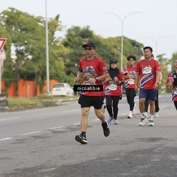 Runner Photo 6032305
