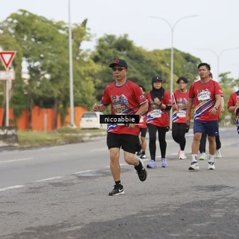 Runner Photo 6032306
