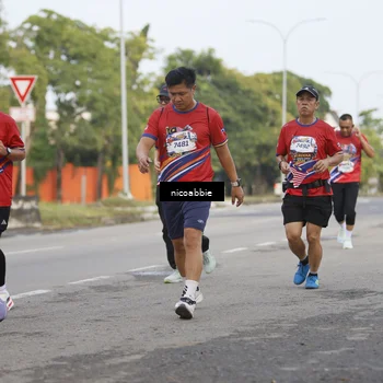 Runner Photo 6032314