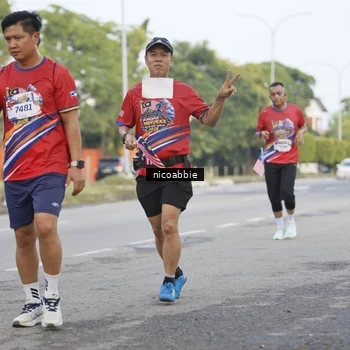 Runner Photo 6032317