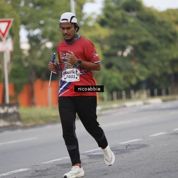Runner Photo 6032359