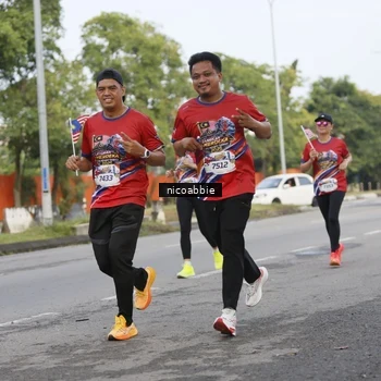 Runner Photo 6032376