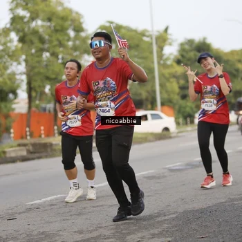 Runner Photo 6032422