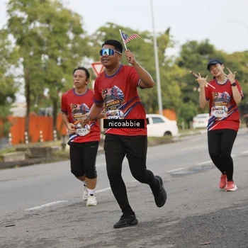 Runner Photo 6032444