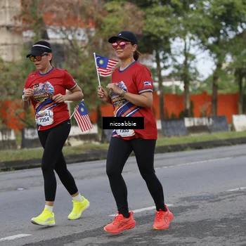 Runner Photo 6032476