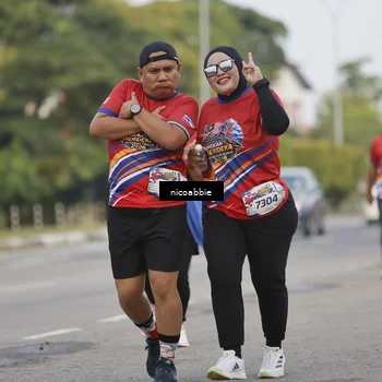 Runner Photo 6032754