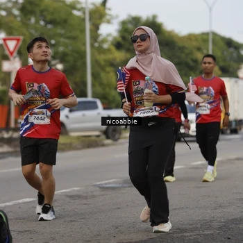 Runner Photo 6032789