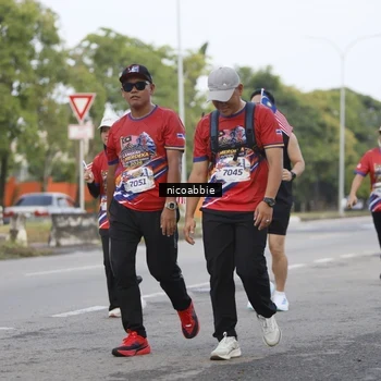 Runner Photo 6032854