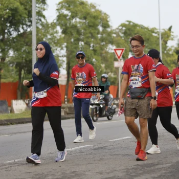 Runner Photo 6032857