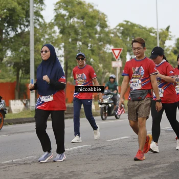 Runner Photo 6032859