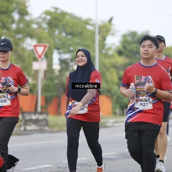 Runner Photo 6032862
