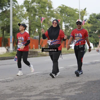 Runner Photo 6032876