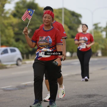 Runner Photo 6033019