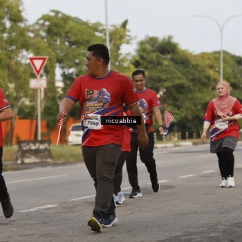Runner Photo 6033030