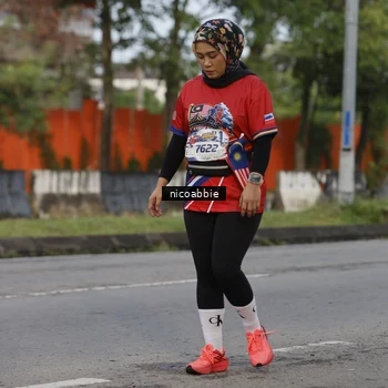 Runner Photo 6033053