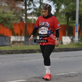 Runner Photo 6033056