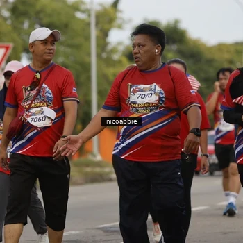 Runner Photo 6033102