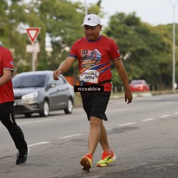 Runner Photo 6033170