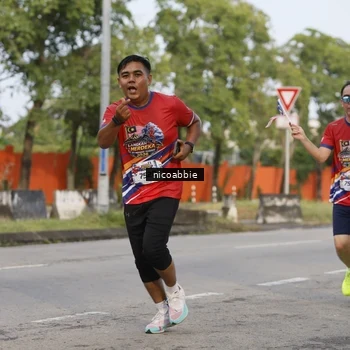 Runner Photo 6033300