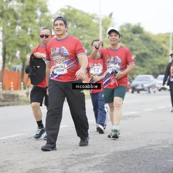 Runner Photo 6033348