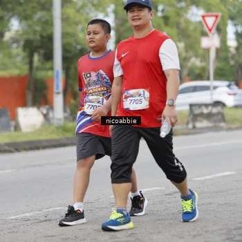 Runner Photo 6033557