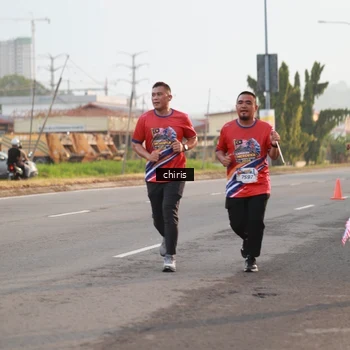 Runner Photo 6033796
