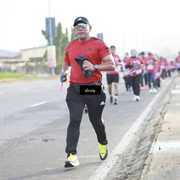 Runner Photo 6033910