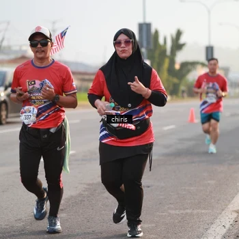 Runner Photo 6035062