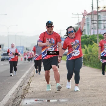 Runner Photo 6037080