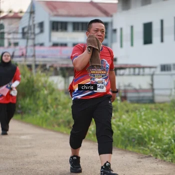 Runner Photo 6037747