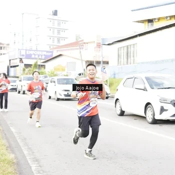 Runner Photo 6038411