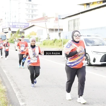 Runner Photo 6038547