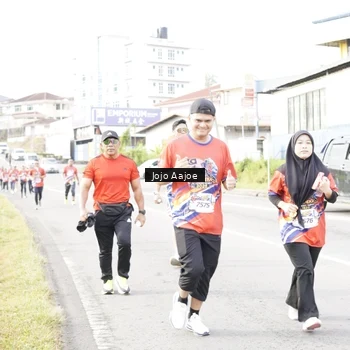 Runner Photo 6038591