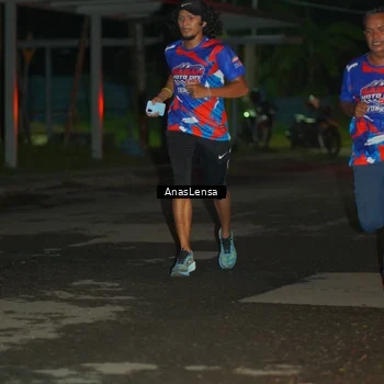 Runner Photo 6038606