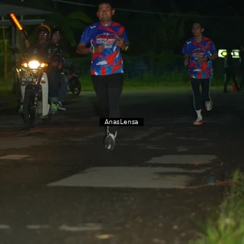 Runner Photo 6038648